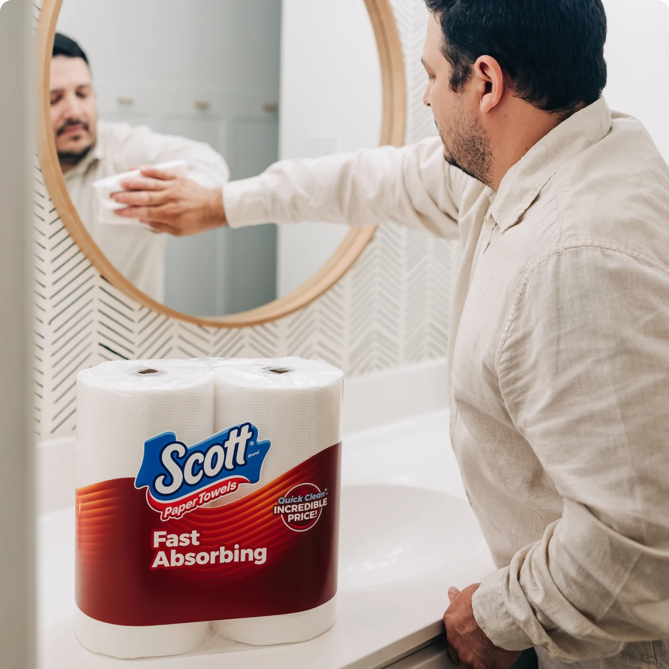 Scott® Paper Towel sobre la mesa